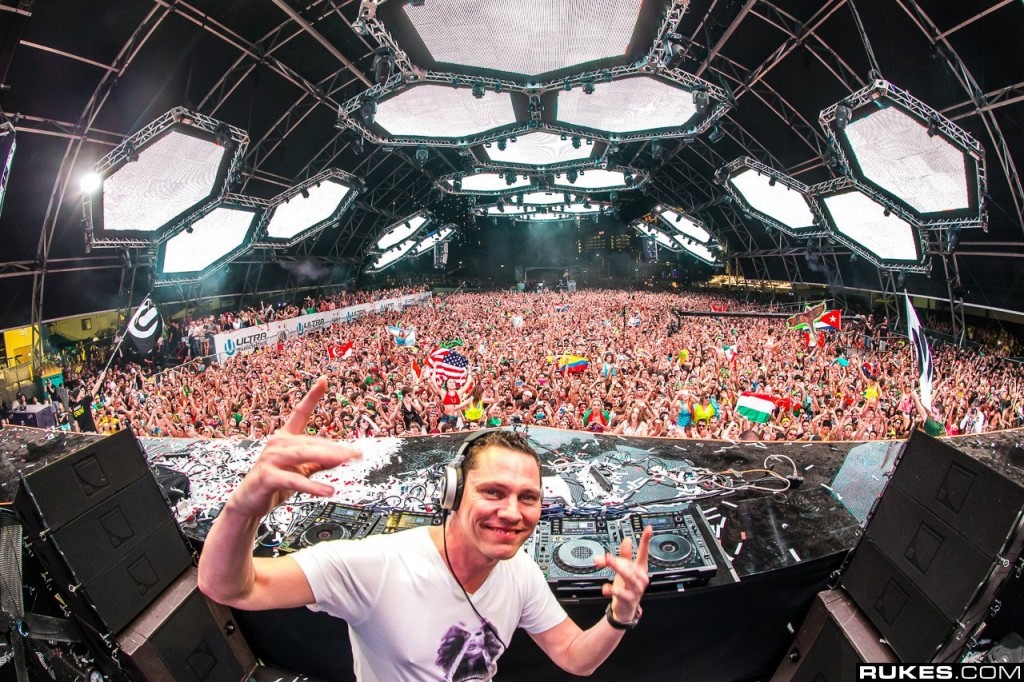 tiesto_UMF_megastructure_001