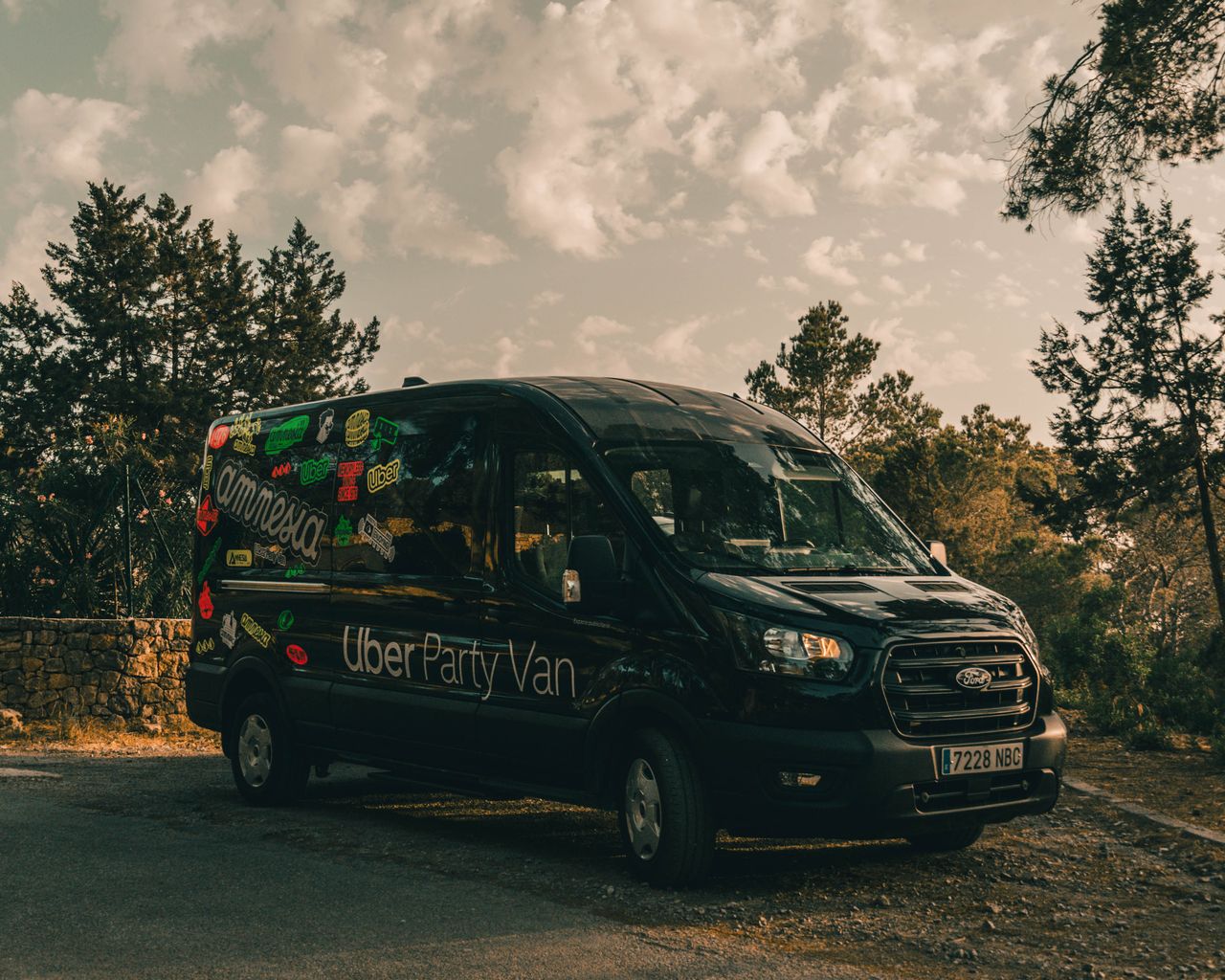 Uber y Amnesia Ibiza lanzan Party Van: la fiesta comienza desde el trayecto