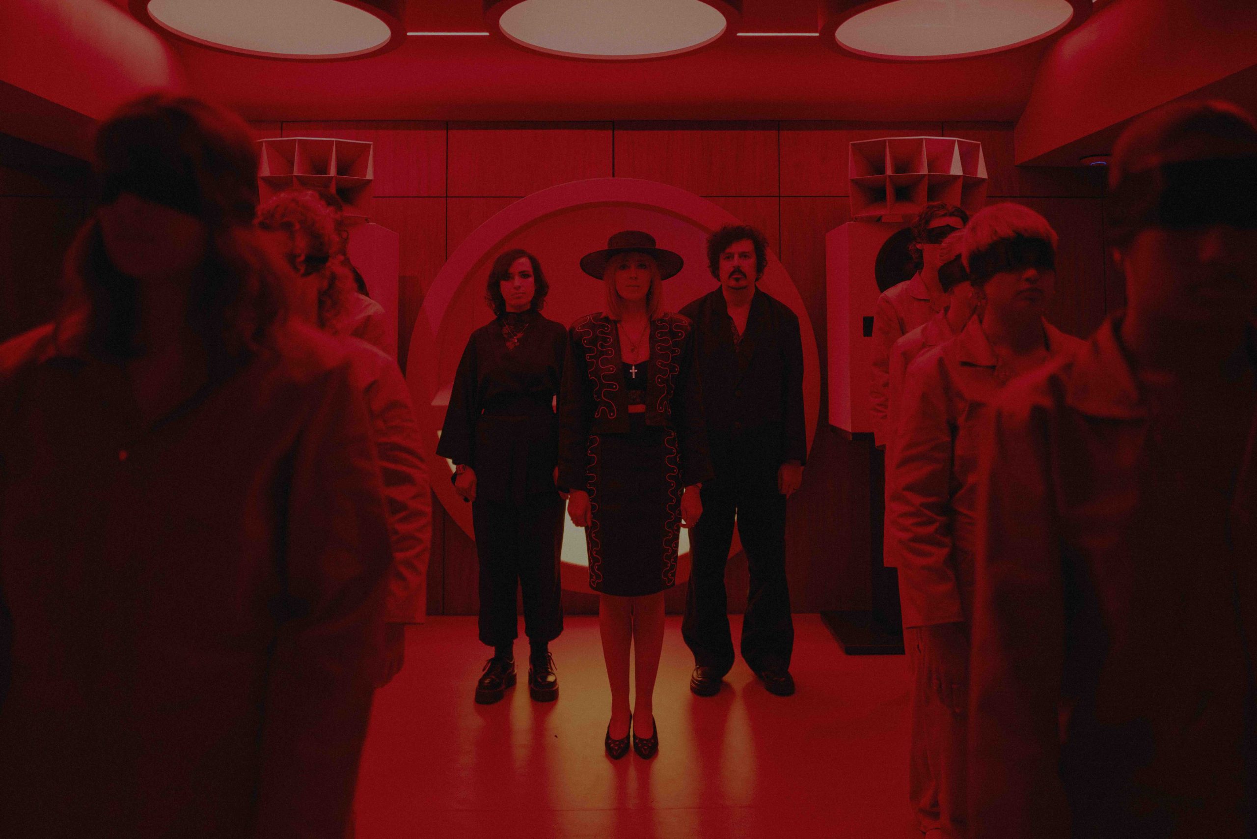 Ladytron renace con poder: “I Believe in You” y “I See Red” marcan una nueva era del synthpop