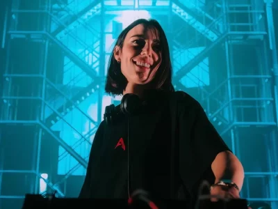 Amelie Lens: la reina del techno moderno que conquistó los festivales del mundo