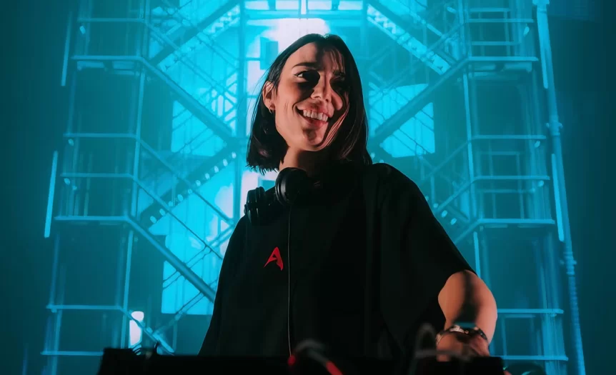 Amelie Lens: la reina del techno moderno que conquistó los festivales del mundo